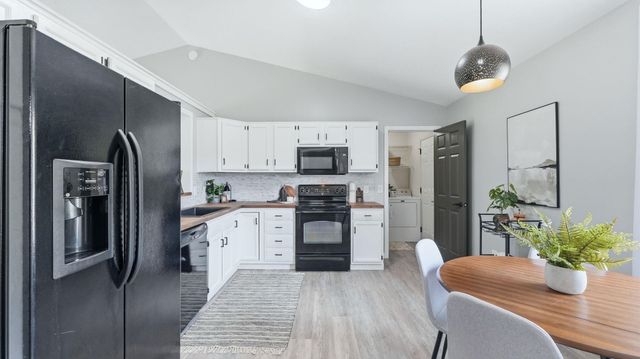 9803 Lima Meadow Run, Fort Wayne, IN 46825