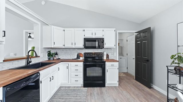 9803 Lima Meadow Run, Fort Wayne, IN 46825