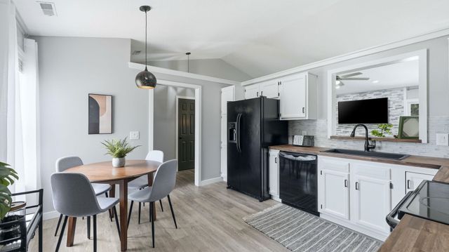9803 Lima Meadow Run, Fort Wayne, IN 46825