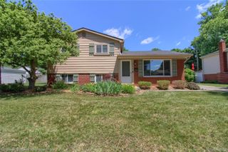 41928 River Oaks, Plymouth Charter Township, MI 48170
