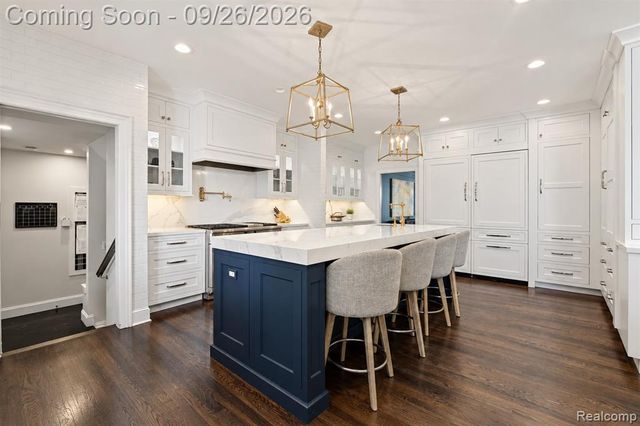 477 Dunston Road, Bloomfield Hills, MI 48304
