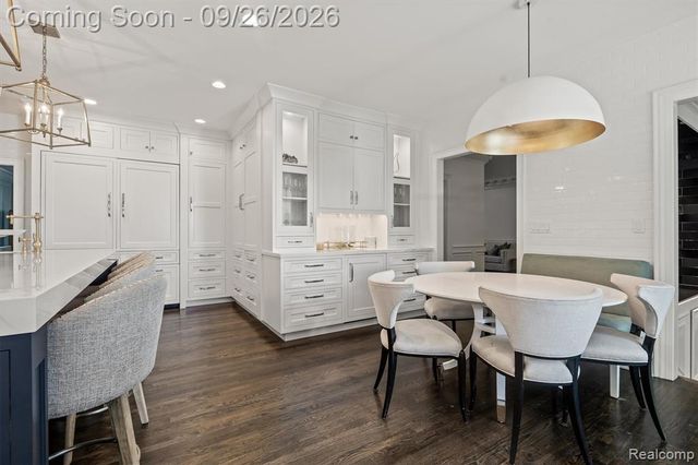477 Dunston Road, Bloomfield Hills, MI 48304