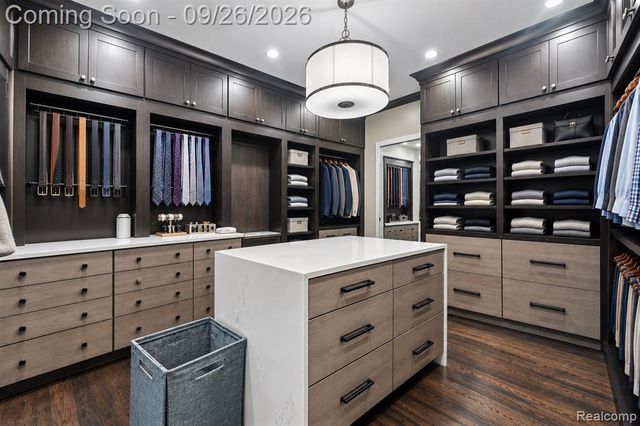 477 Dunston Road, Bloomfield Hills, MI 48304