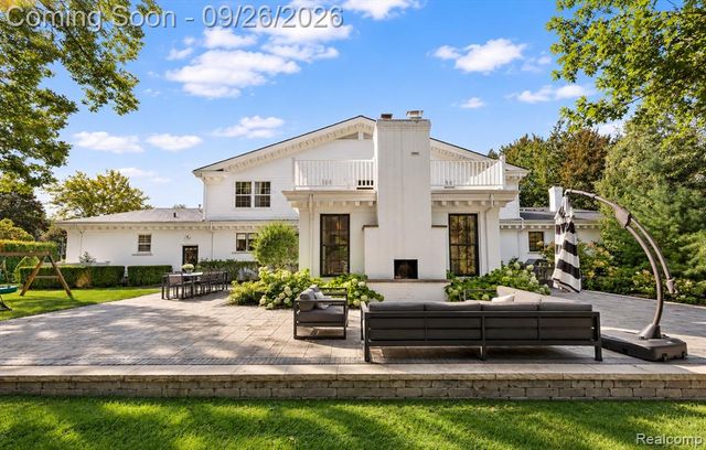 477 Dunston Road, Bloomfield Hills, MI 48304
