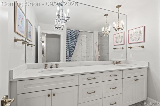 477 Dunston Road, Bloomfield Hills, MI 48304