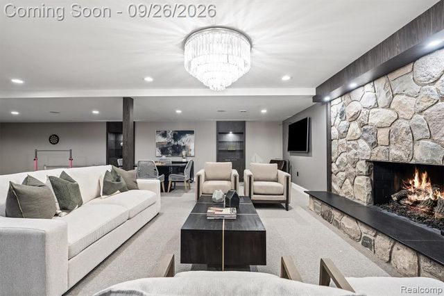 477 Dunston Road, Bloomfield Hills, MI 48304