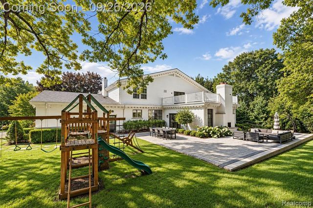 477 Dunston Road, Bloomfield Hills, MI 48304