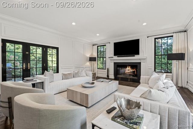 477 Dunston Road, Bloomfield Hills, MI 48304