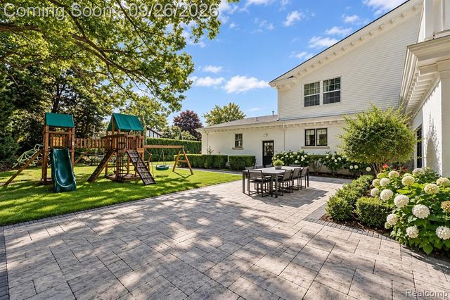477 Dunston Road, Bloomfield Hills, MI 48304