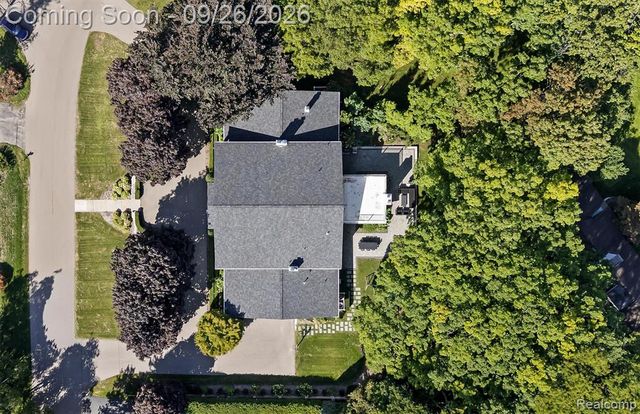 477 Dunston Road, Bloomfield Hills, MI 48304