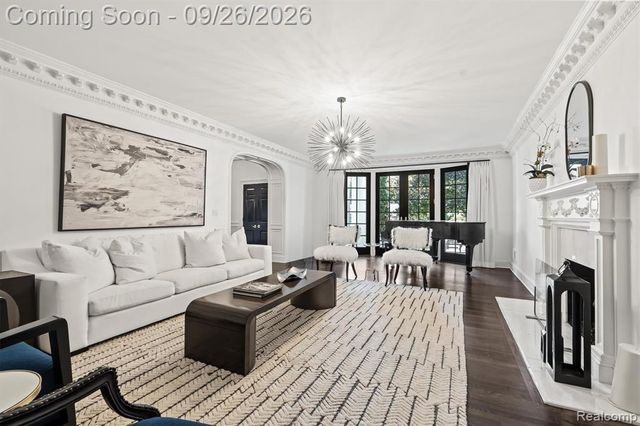 477 Dunston Road, Bloomfield Hills, MI 48304