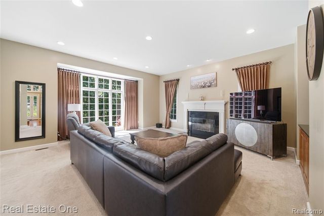 472 Timbermill Lane, Howell, MI 48843