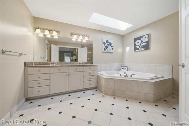 472 Timbermill Lane, Howell, MI 48843