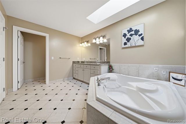 472 Timbermill Lane, Howell, MI 48843