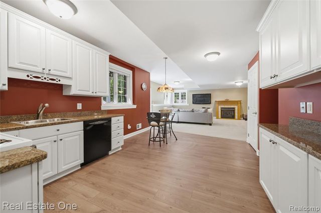 472 Timbermill Lane, Howell, MI 48843
