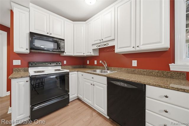 472 Timbermill Lane, Howell, MI 48843