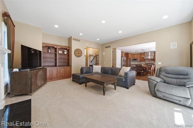 472 Timbermill Lane, Howell, MI 48843
