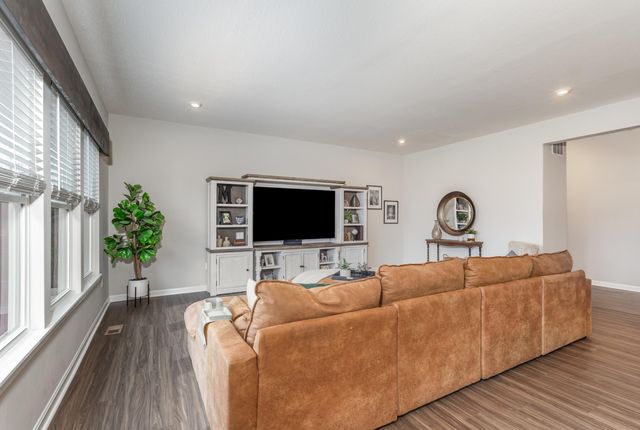 2313 John James Court, Hebron, KY 41048