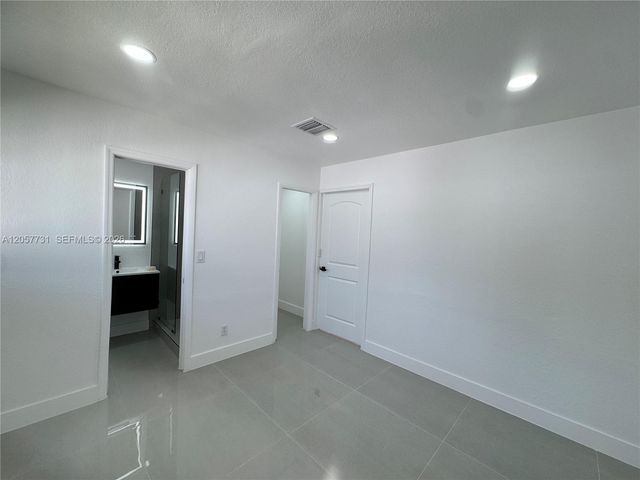 1370 SW 32nd St, Fort Lauderdale, FL 33315