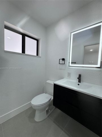 1370 SW 32nd St, Fort Lauderdale, FL 33315