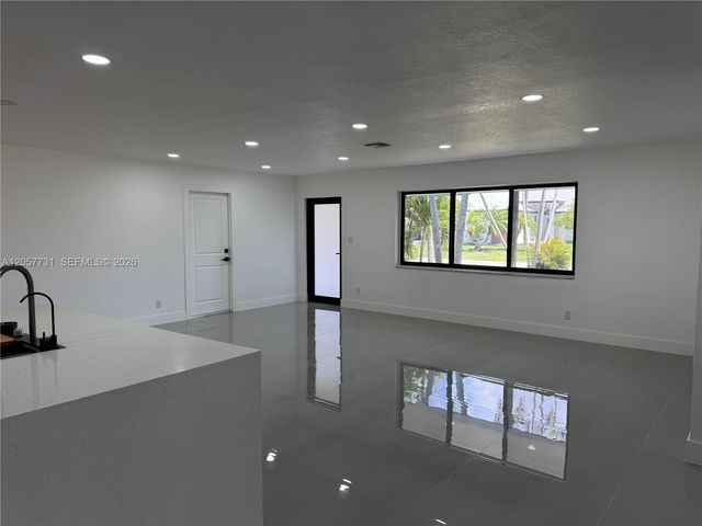 1370 SW 32nd St, Fort Lauderdale, FL 33315