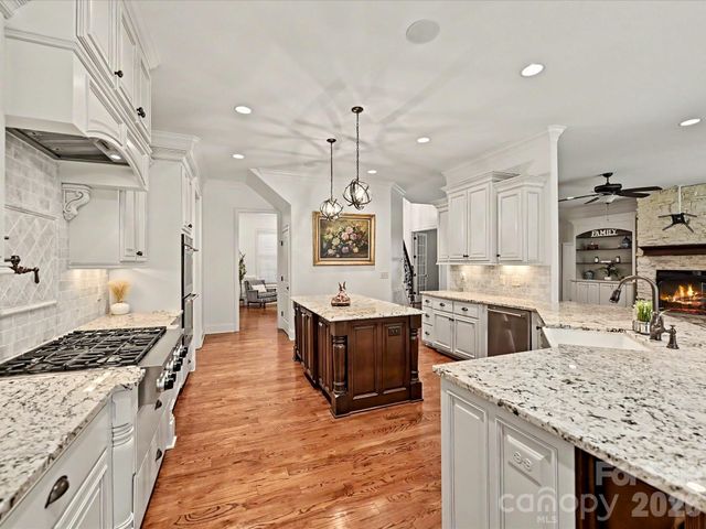 280 Palm Cove Way, York, SC 29745