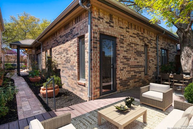 1328 Patio Dr, New Braunfels, TX 78130