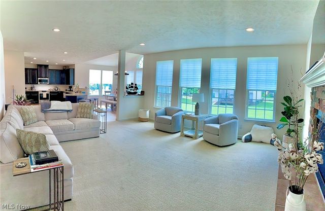 3125 PORTSMOUTH Drive, Brunswick, OH 44212