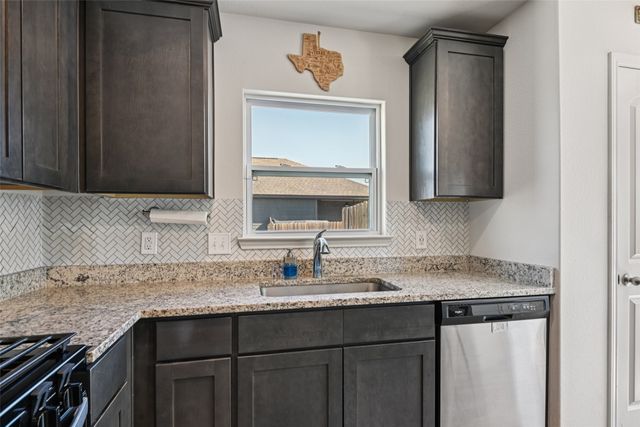 2405 Stillwater Drive, Ponder, TX 76259