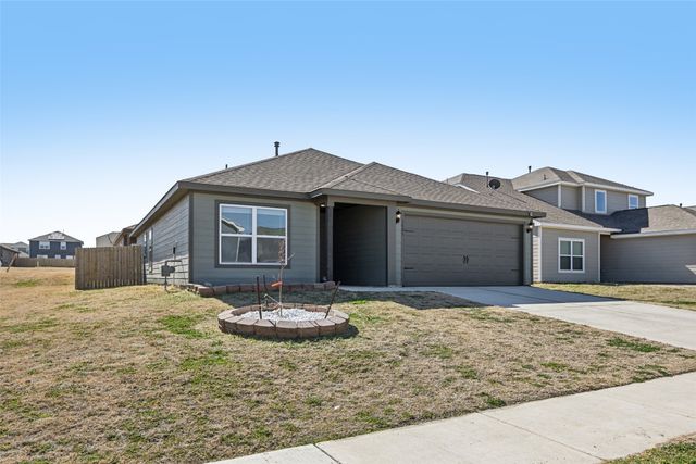 2405 Stillwater Drive, Ponder, TX 76259