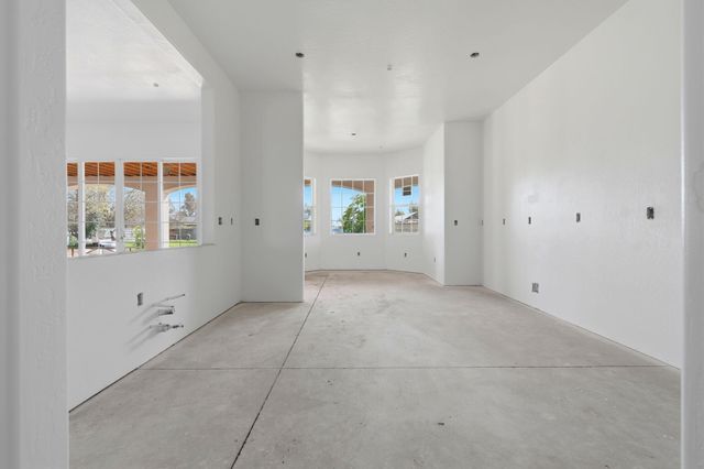 12709 Avenue 328, Visalia, CA 93291