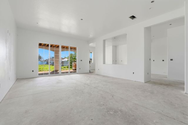 12709 Avenue 328, Visalia, CA 93291