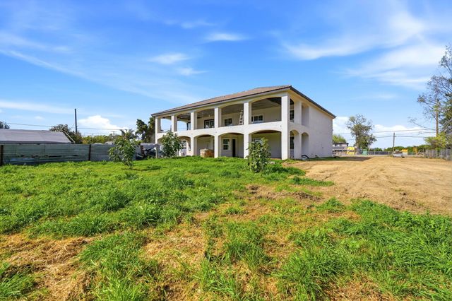 12709 Avenue 328, Visalia, CA 93291