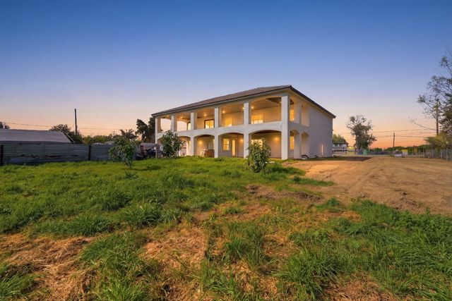 12709 Avenue 328, Visalia, CA 93291