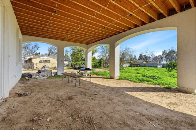 12709 Avenue 328, Visalia, CA 93291