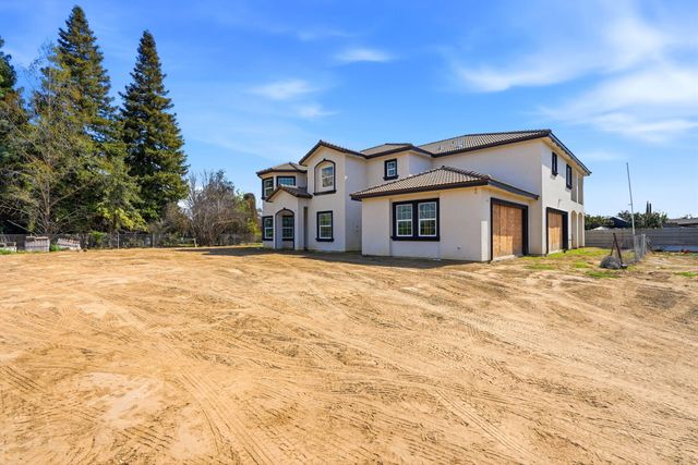 12709 Avenue 328, Visalia, CA 93291