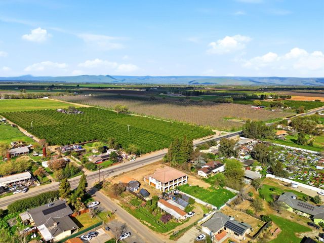 12709 Avenue 328, Visalia, CA 93291