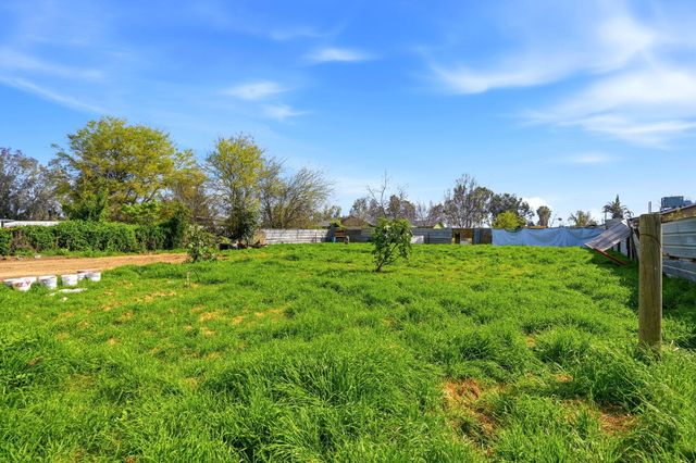 12709 Avenue 328, Visalia, CA 93291