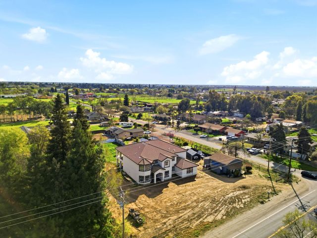 12709 Avenue 328, Visalia, CA 93291