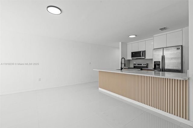 3956 NW 207th St Rd, Miami Gardens, FL 33055