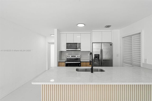 3956 NW 207th St Rd, Miami Gardens, FL 33055