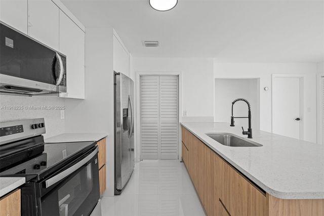 3956 NW 207th St Rd, Miami Gardens, FL 33055