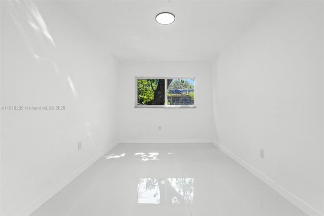 3956 NW 207th St Rd, Miami Gardens, FL 33055