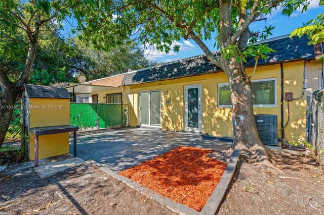 3956 NW 207th St Rd, Miami Gardens, FL 33055