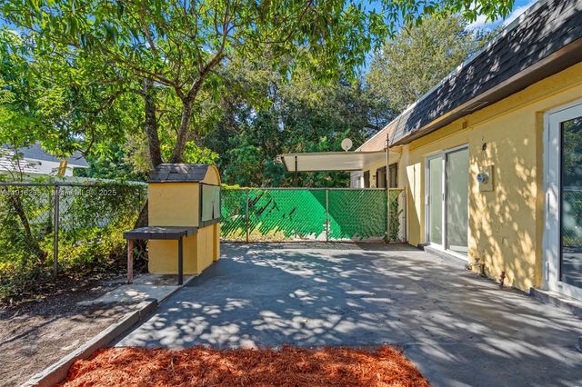 3956 NW 207th St Rd, Miami Gardens, FL 33055