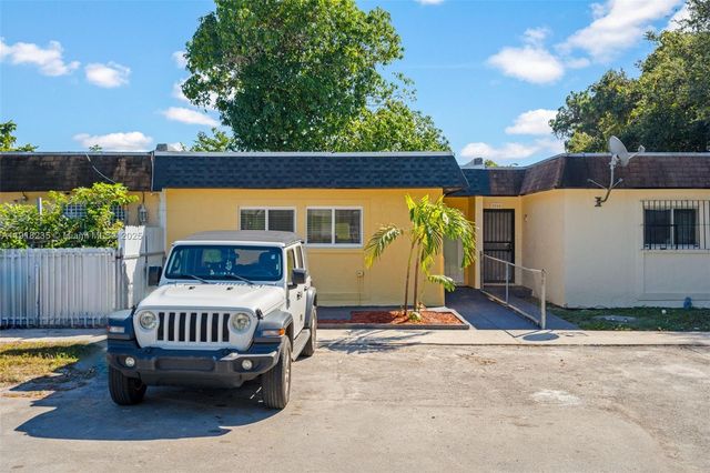 3956 NW 207th St Rd, Miami Gardens, FL 33055