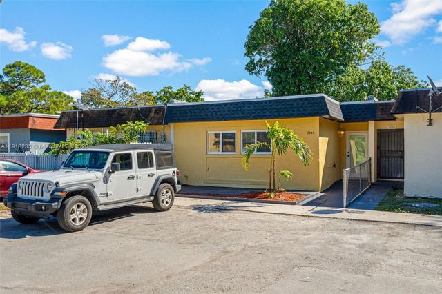 3956 NW 207th St Rd, Miami Gardens, FL 33055