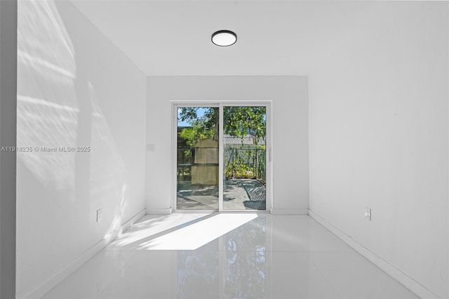 3956 NW 207th St Rd, Miami Gardens, FL 33055