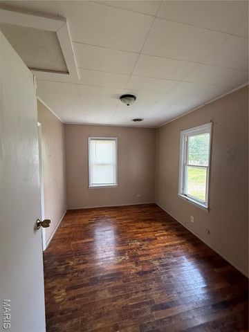 709 E Gladys Street, Sikeston, MO 63801