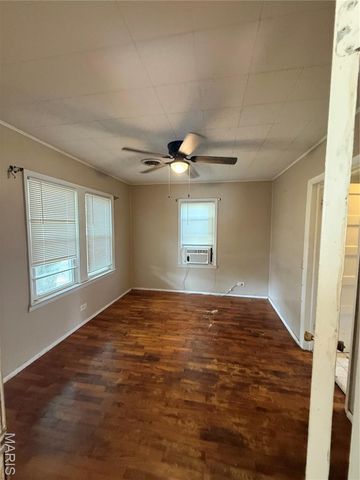 709 E Gladys Street, Sikeston, MO 63801